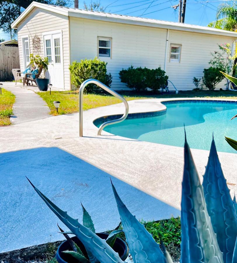 Paradise Hideaway Entire Guest Home Near Beach Clearwater Exteriör bild
